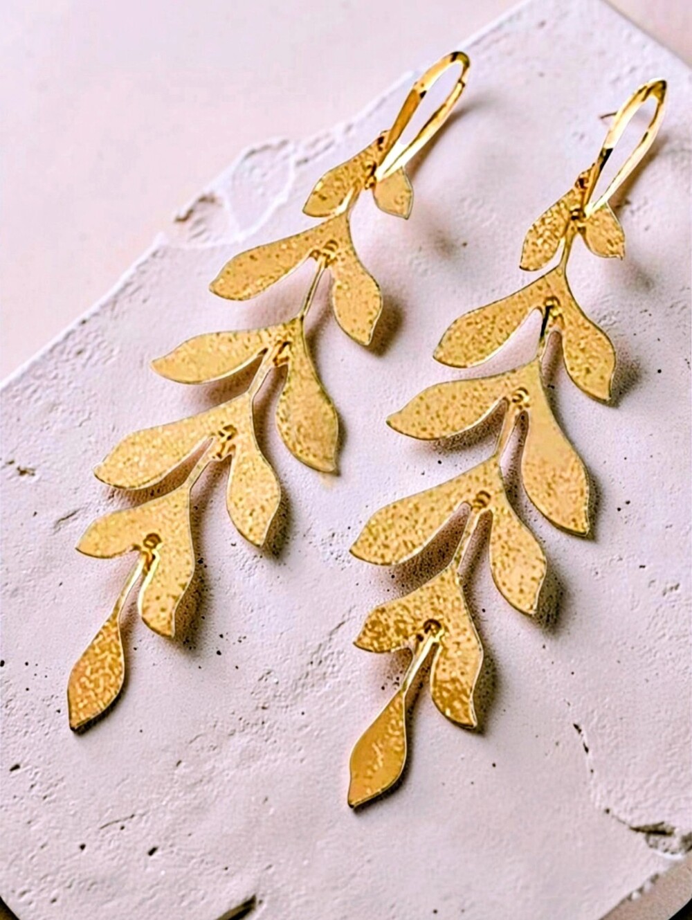 ▪️Gold leaf dangle earrings; NWOT